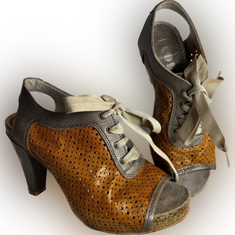 Dkode Slingback Heels